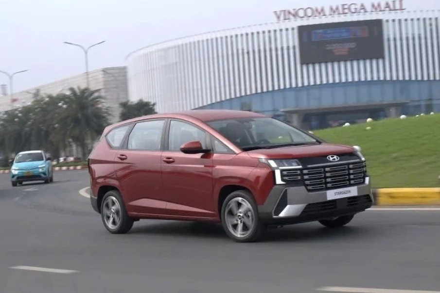 Hyundai Stargazer 2026, Hyundai MPV, Stargazer price, Hyundai Stargazer review, MPV market Vietnam, Hyundai new design, affordable family MPV 3