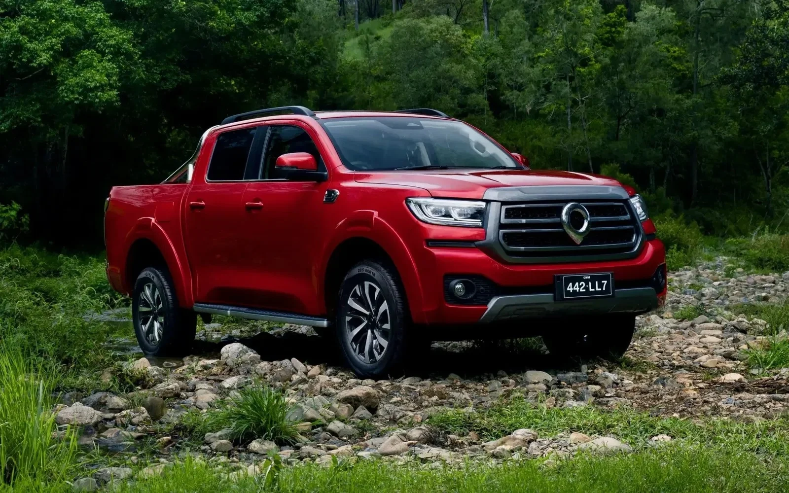 Chinese pickup trucks, Ford CEO, PHEV pickup, BYD Shark 6, GWM Cannon Alpha, electric pickup market, automotive trends 2