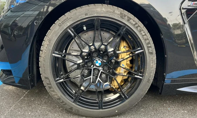 carbon ceramic brakes, high performance braking, brake wear, brake cost, performance car upgrades, brake heat resistance, carbon fiber brakes 3