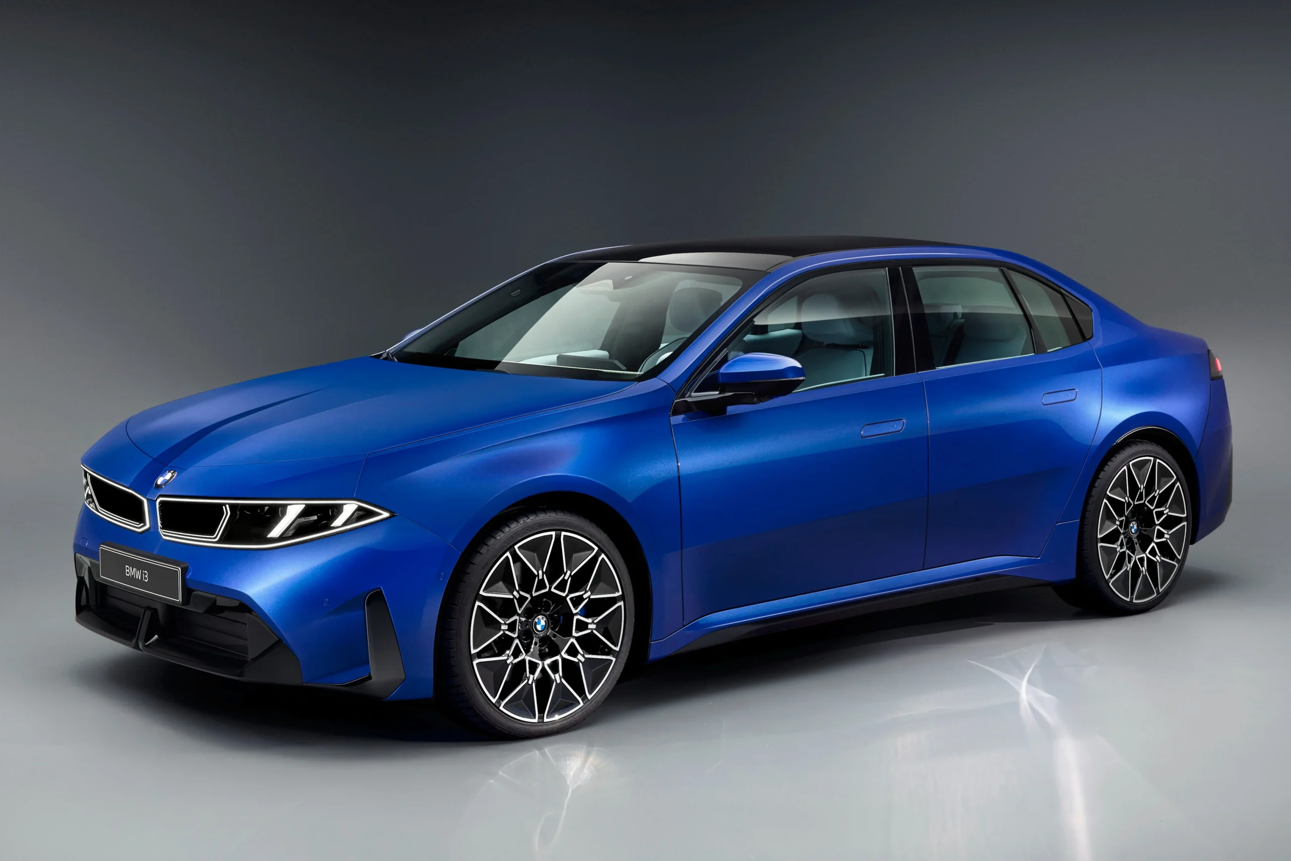 BMW i3, electric sedan, 900 km range, Neue Klasse platform, luxury EV, BMW electric vehicles, i3 xDrive, electric car launch 2