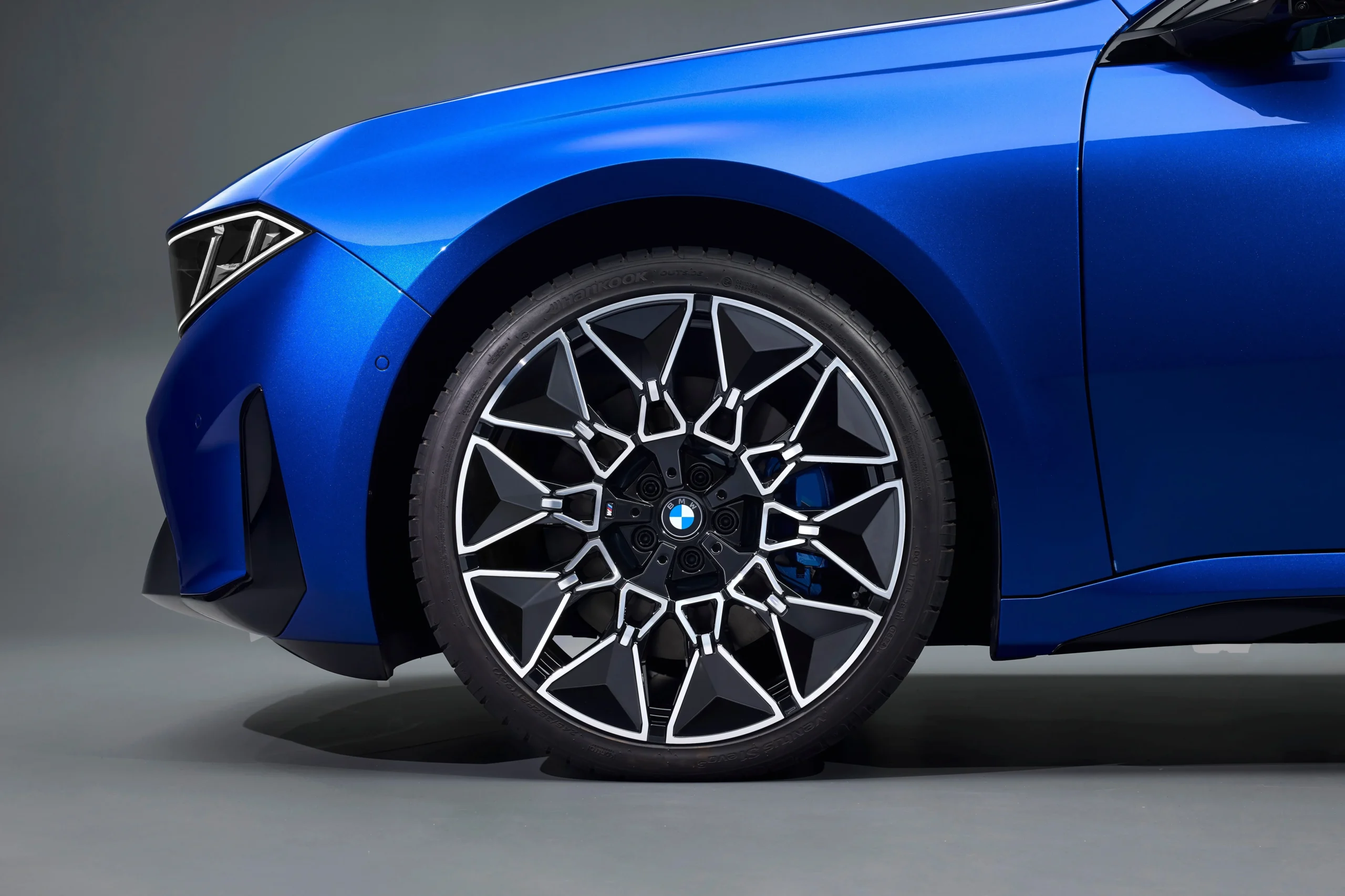 BMW i3 50 xDrive, electric sedan, Neue Klasse platform, BMW eDrive, fast charging EV, electric performance sedan, 2026 BMW release 8