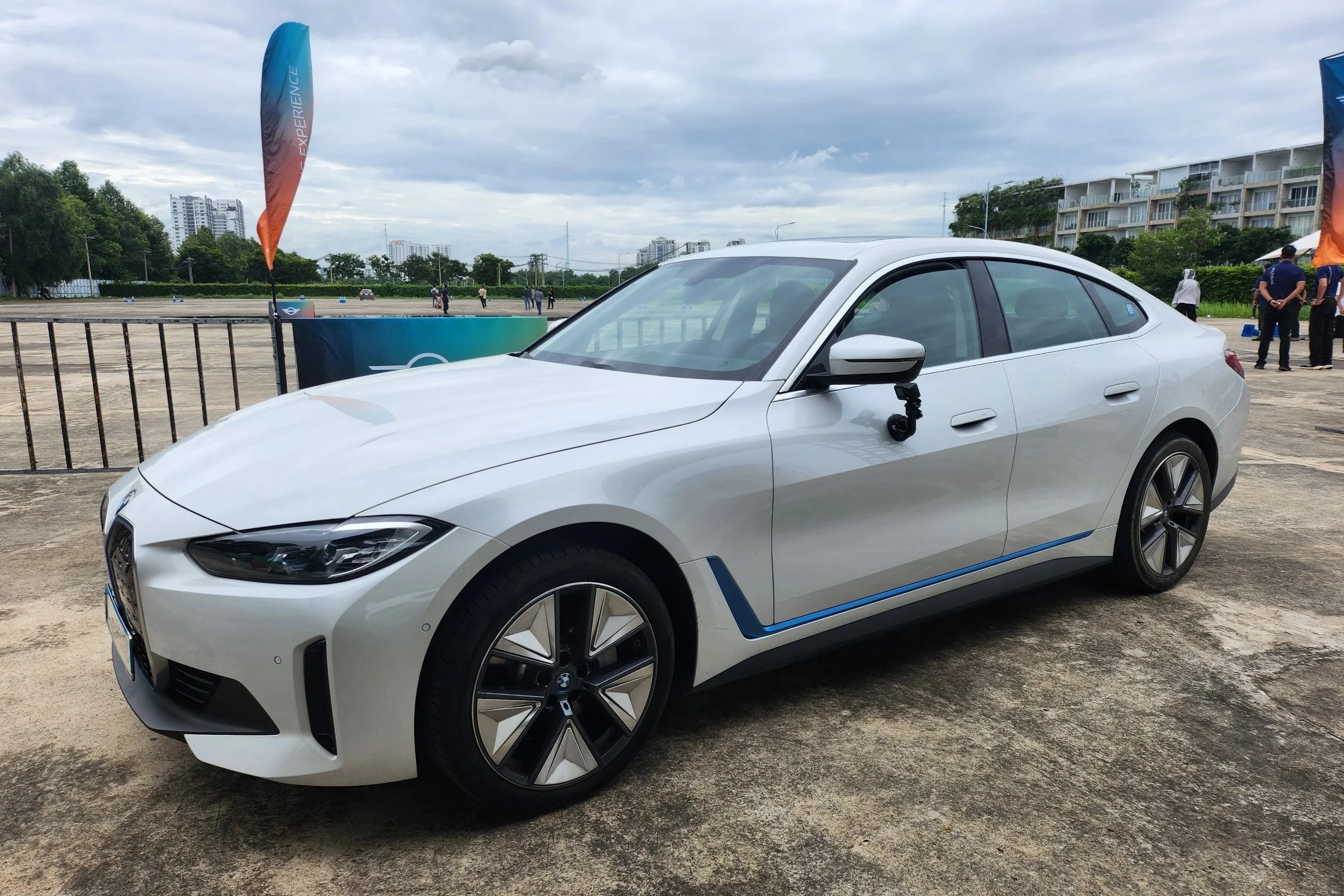 BMW i4, electric sedan, BMW i3, EV discontinuation, BMW electric vehicles, automotive strategy, electric car market 2