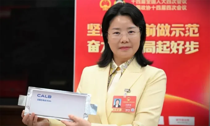 solid-state battery, EV battery, lightweight EV, CALB battery, 450 Wh/kg, electric vehicle range, solid electrolyte, eVTOL 2