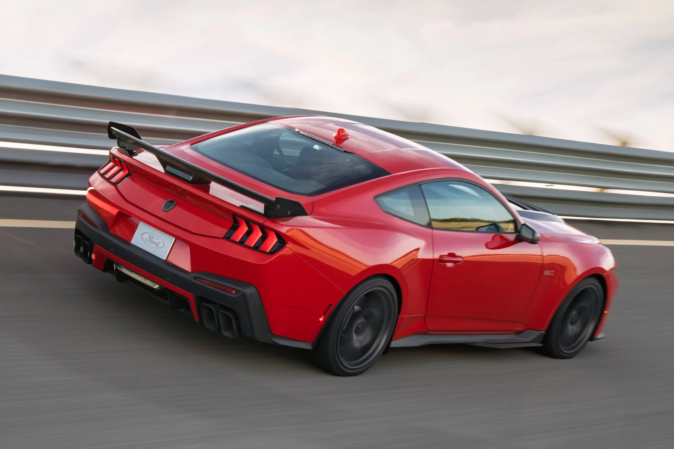 Ford Mustang, manual transmission, Mustang GT, V8 engine, automotive heritage, sports car enthusiasts, Jim Farley, manual gearbox 2