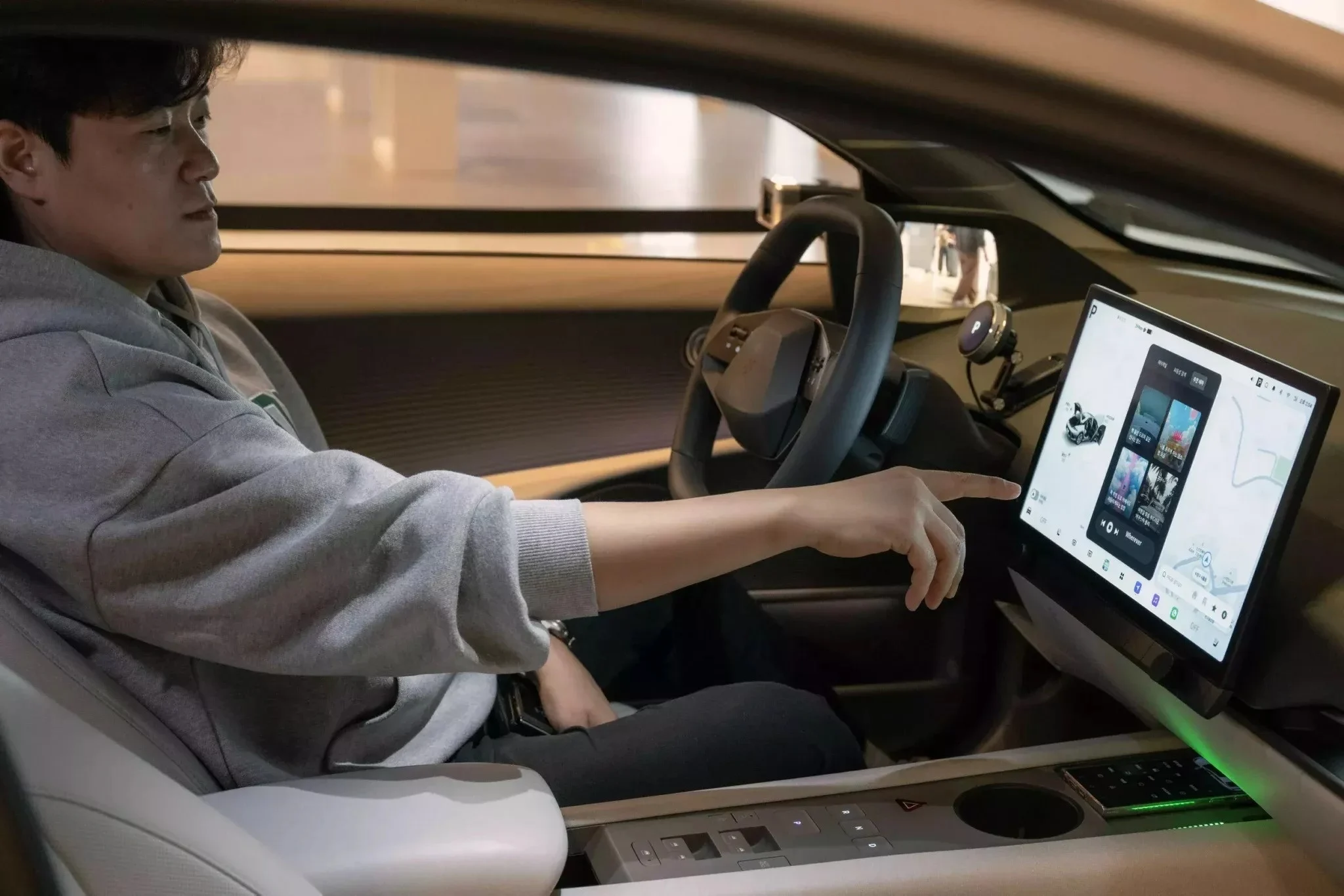 Hyundai Elantra 2024, new Hyundai Elantra, Elantra specifications, Elantra design, Hyundai sedan, hybrid sedan, Elantra engine options, automotive news 4