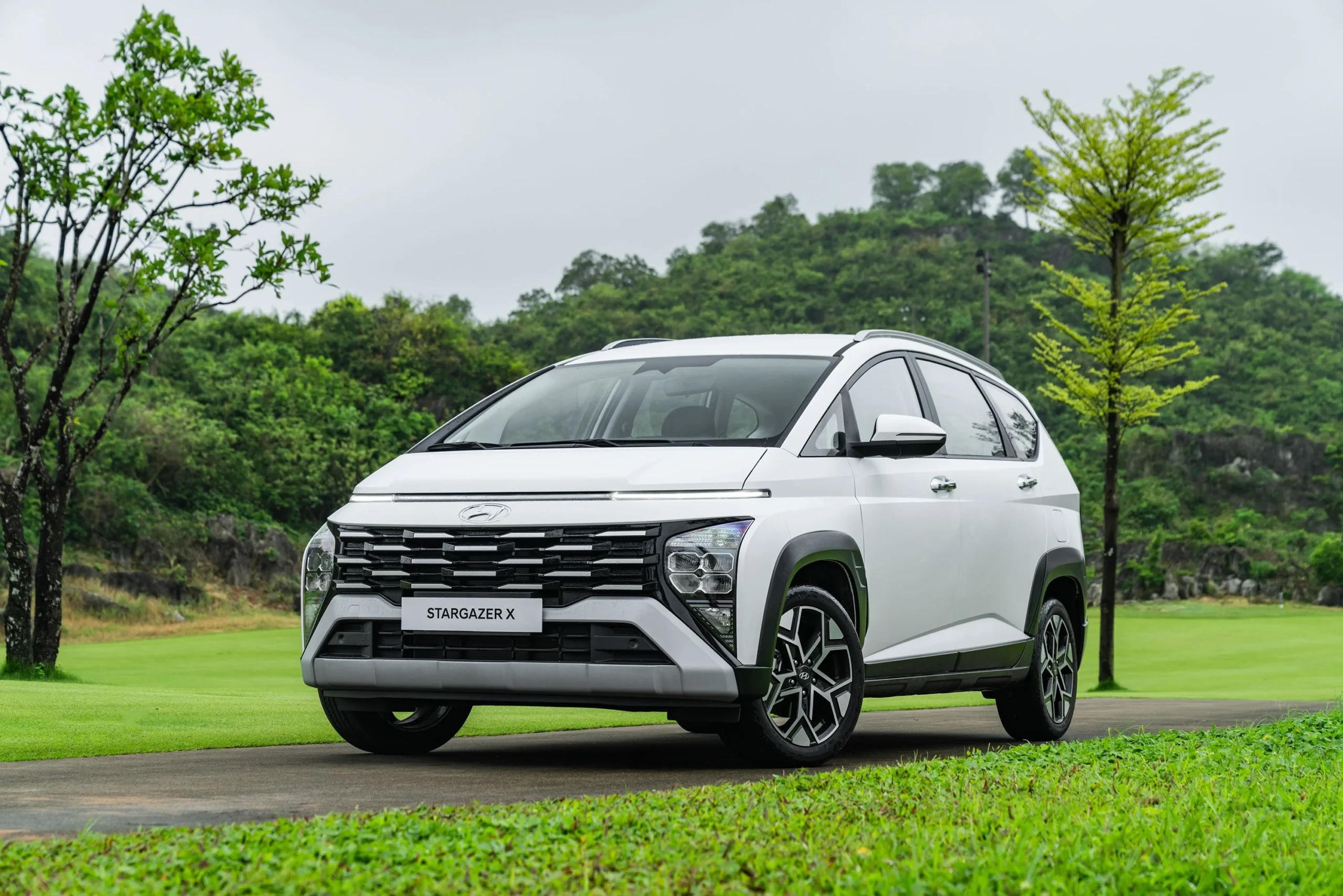Hyundai Stargazer 2026, Mitsubishi Xpander, compact MPV Vietnam, MPV sales decline, Vietnam automotive market, Toyota Veloz Cross, MPV market trends 5