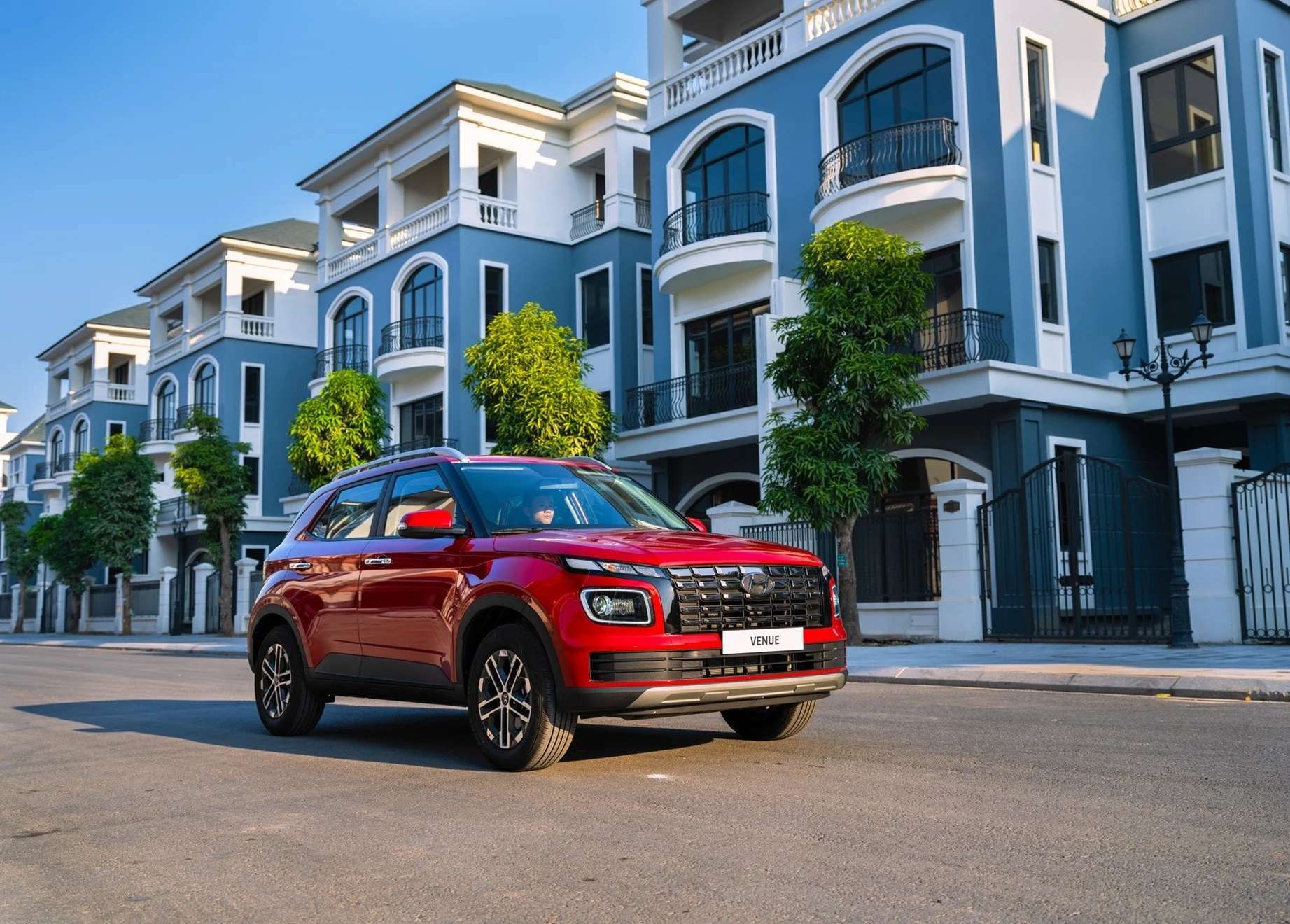 fuel efficient cars Vietnam, hybrid cars Vietnam, electric vehicles Vietnam, low fuel consumption, gasoline price Vietnam, PHEV Vietnam, best mileage cars 3