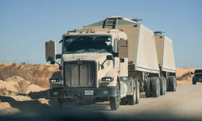 autonomous truck, driverless truck, Kodiak Robotics, sand transport, Permian Basin, trucking safety, driver shortage 2