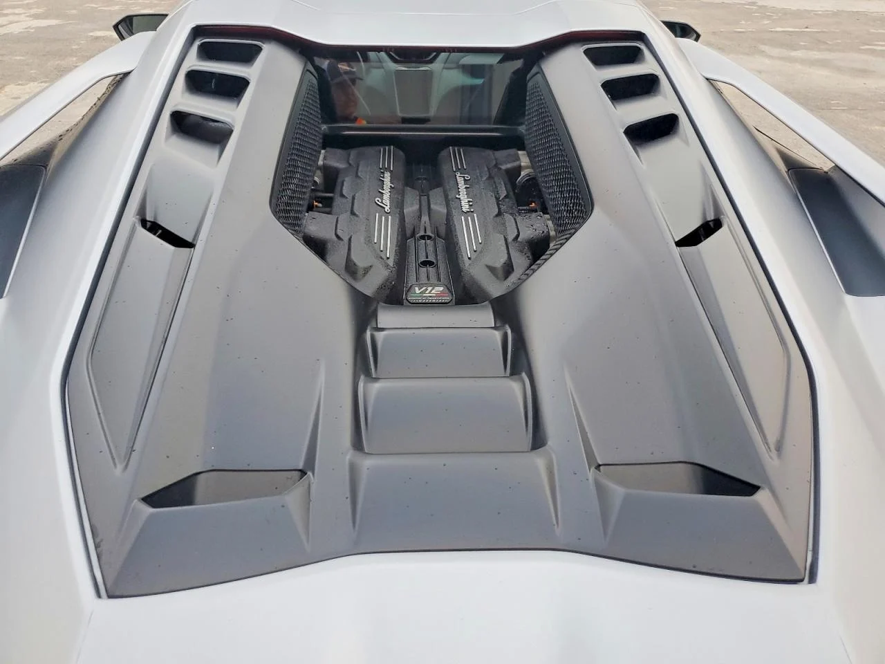 Lamborghini Revuelto, Lamborghini price, hybrid supercar, luxury car auction, supercar crash, Porsche 911 Turbo S, high performance vehicle 9