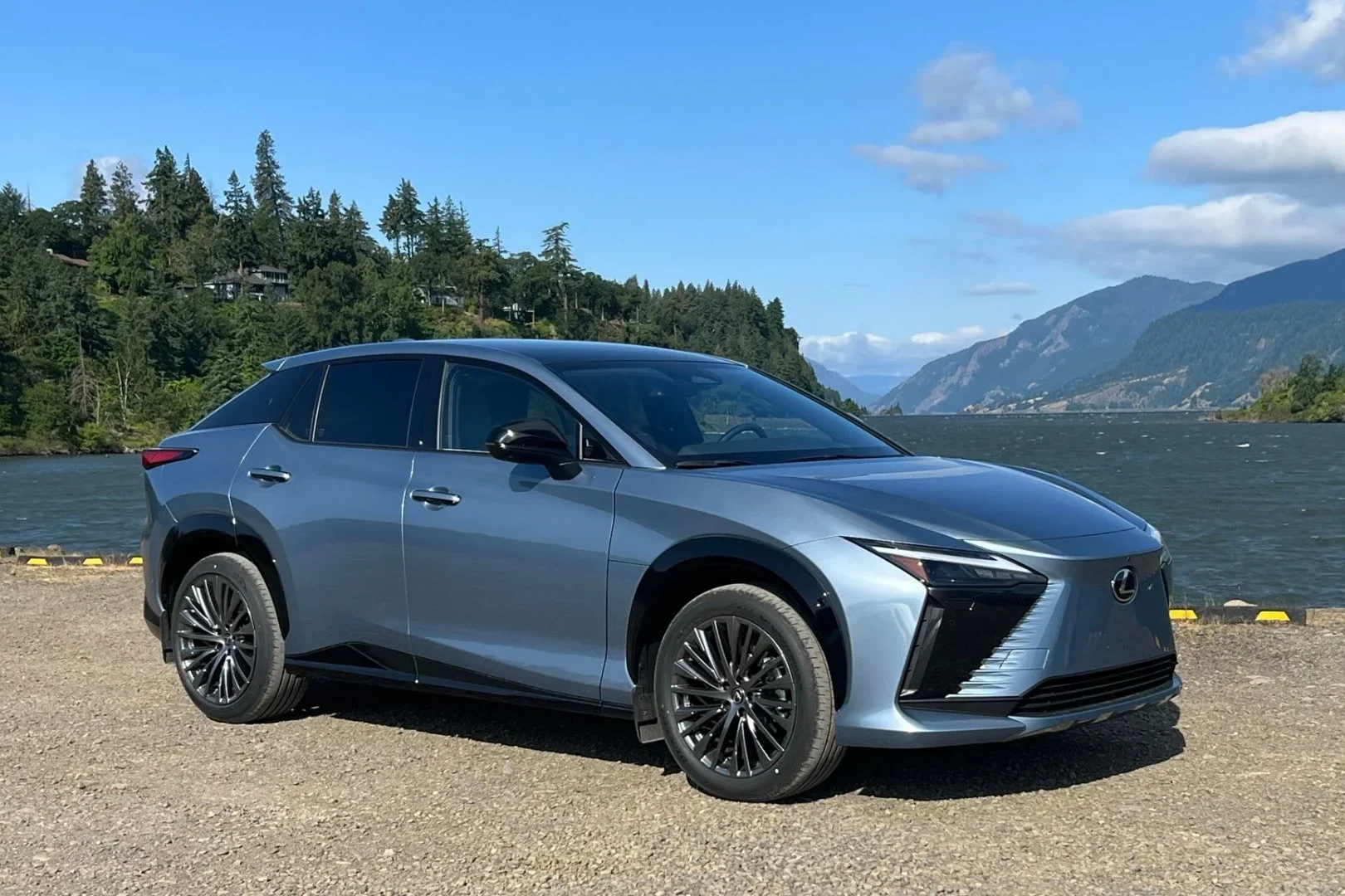 Lexus UX 300e, electric SUV, Lexus EV discontinuation, UK car market, Australia Lexus, Lexus RZ, hybrid UX 300h 4