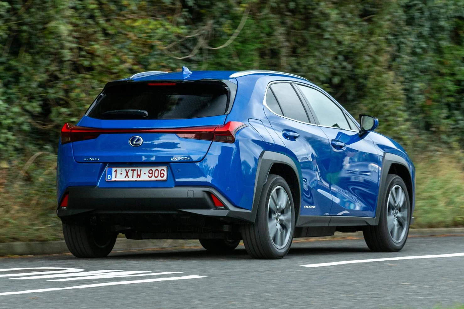 Lexus UX 300e, electric SUV, Lexus EV discontinuation, UK car market, Australia Lexus, Lexus RZ, hybrid UX 300h 3