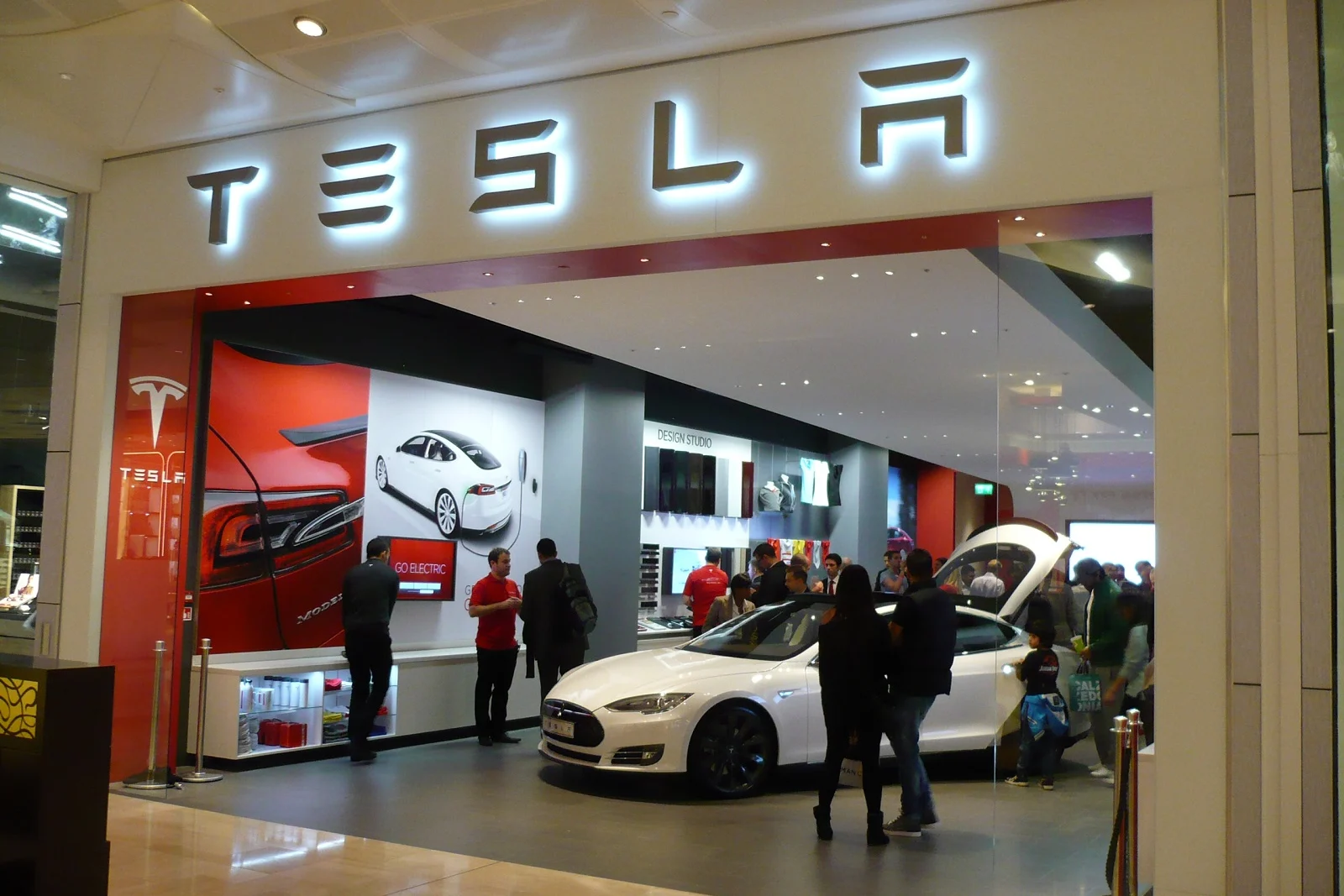 Tesla UK sales, electric vehicles, Chinese EV competition, BYD UK, UK car market, EV market trends, Tesla Europe, automotive sales decline 3