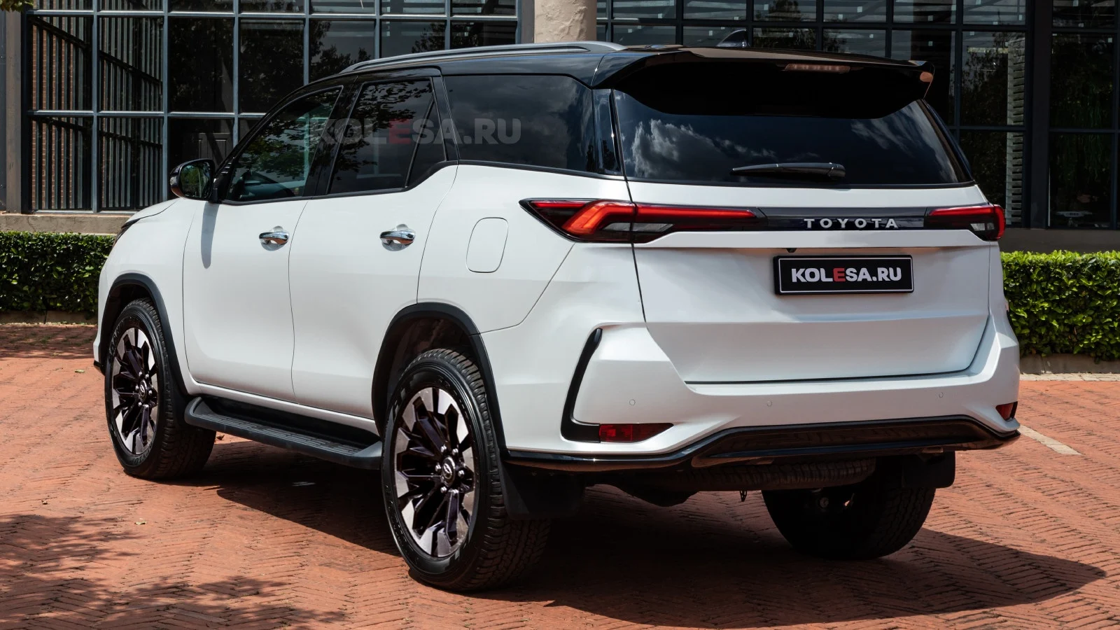 Toyota Fortuner 2026, new Toyota SUV, Toyota Hilux design, off-road SUV, cyber sumo design, Toyota interior technology, 2.8L turbo engine 4