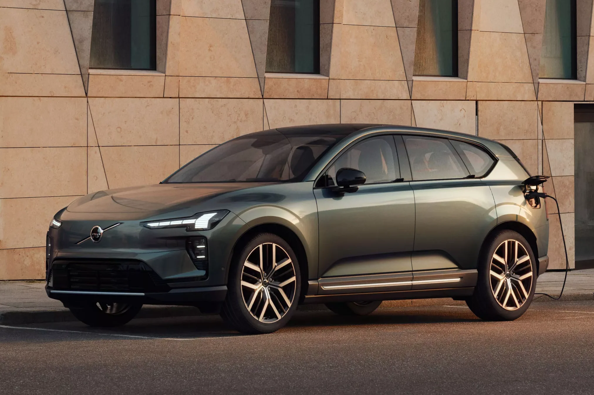 Volvo sales, import tariffs, electric vehicles, Chinese New Year, automotive market, US tariffs, Volvo EV, Geely 4