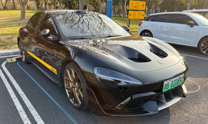 Xiaomi SU7 Ultra, electric car upgrade, aerodynamic cap, EV legal dispute, free hardware upgrade, electric sports car, Xiaomi EV 2