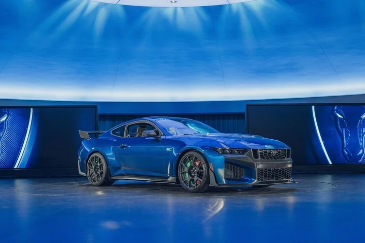 Ford Mustang Dark Horse SC, Mustang price, high-performance sports car, Corvette comparison, Porsche 911 alternative, Track Pack, 2026 Mustang 2