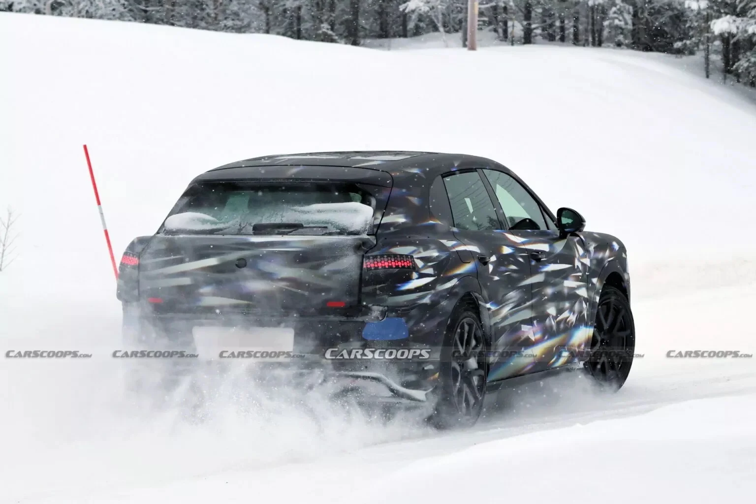 Bentley electric SUV, luxury EV, fast charging SUV, 600 horsepower, 2027 car launch, PPE platform, Bentley urban SUV, electric luxury vehicle 4