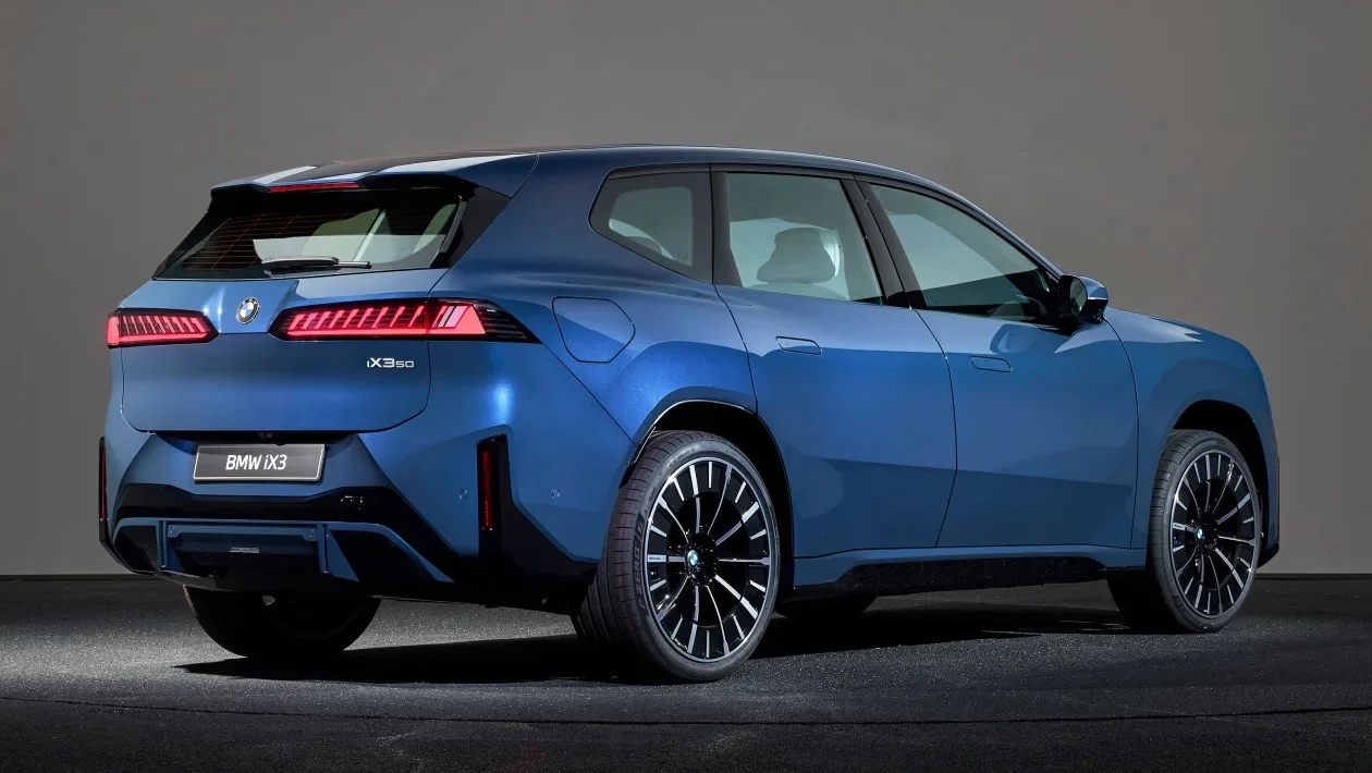 BMW iX3, electric SUV, Neue Klasse, fast charging, Indonesia auto show, Thailand auto show, luxury electric vehicle, Vietnam EV market 5