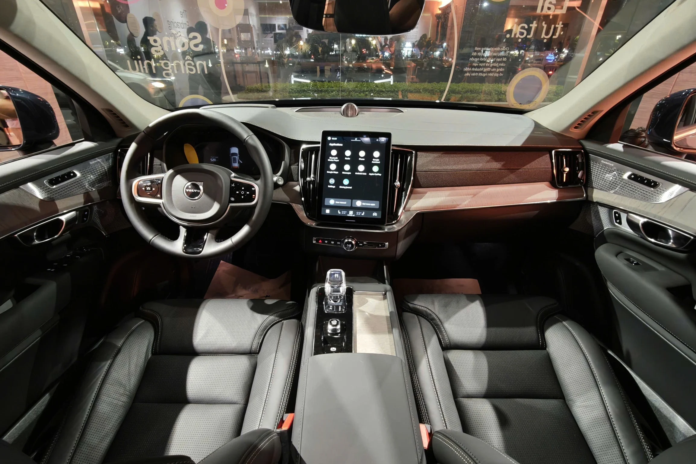 Volvo XC90 2026, Volvo SUV Vietnam, Volvo XC90 price, luxury SUV Vietnam, hybrid SUV, Volvo facelift, Volvo XC90 specs 6