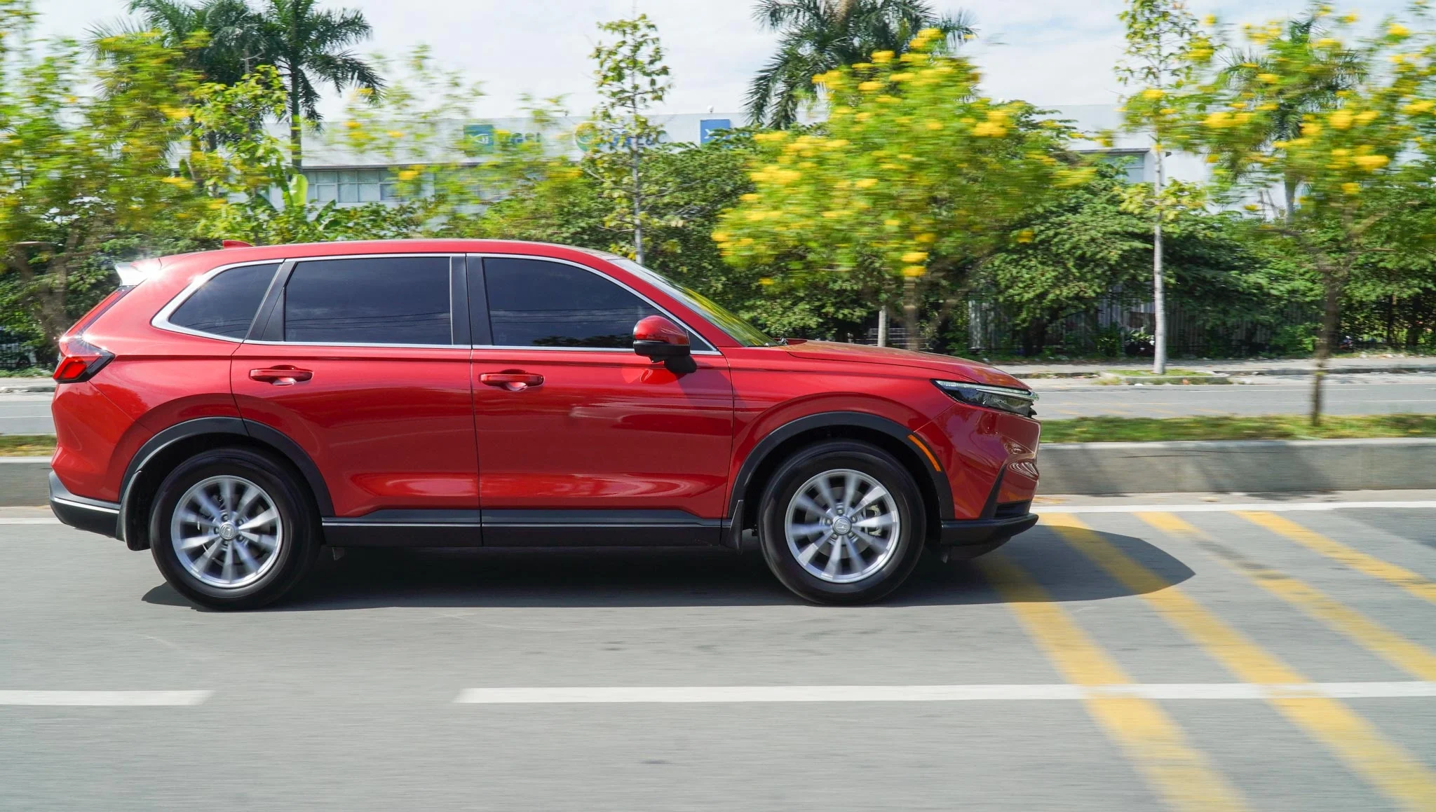 Honda CR-V 2024, gasoline Honda CR-V, Honda CR-V Vietnam, CR-V safety features, Honda CR-V price 2