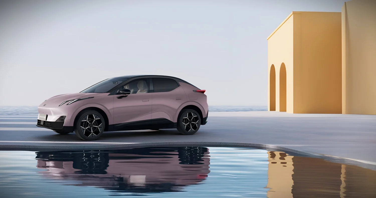 Lynk & Co Z20, voice command accident, electric SUV safety, automotive software update, headlight malfunction, Geely SEA platform, car safety recall 2