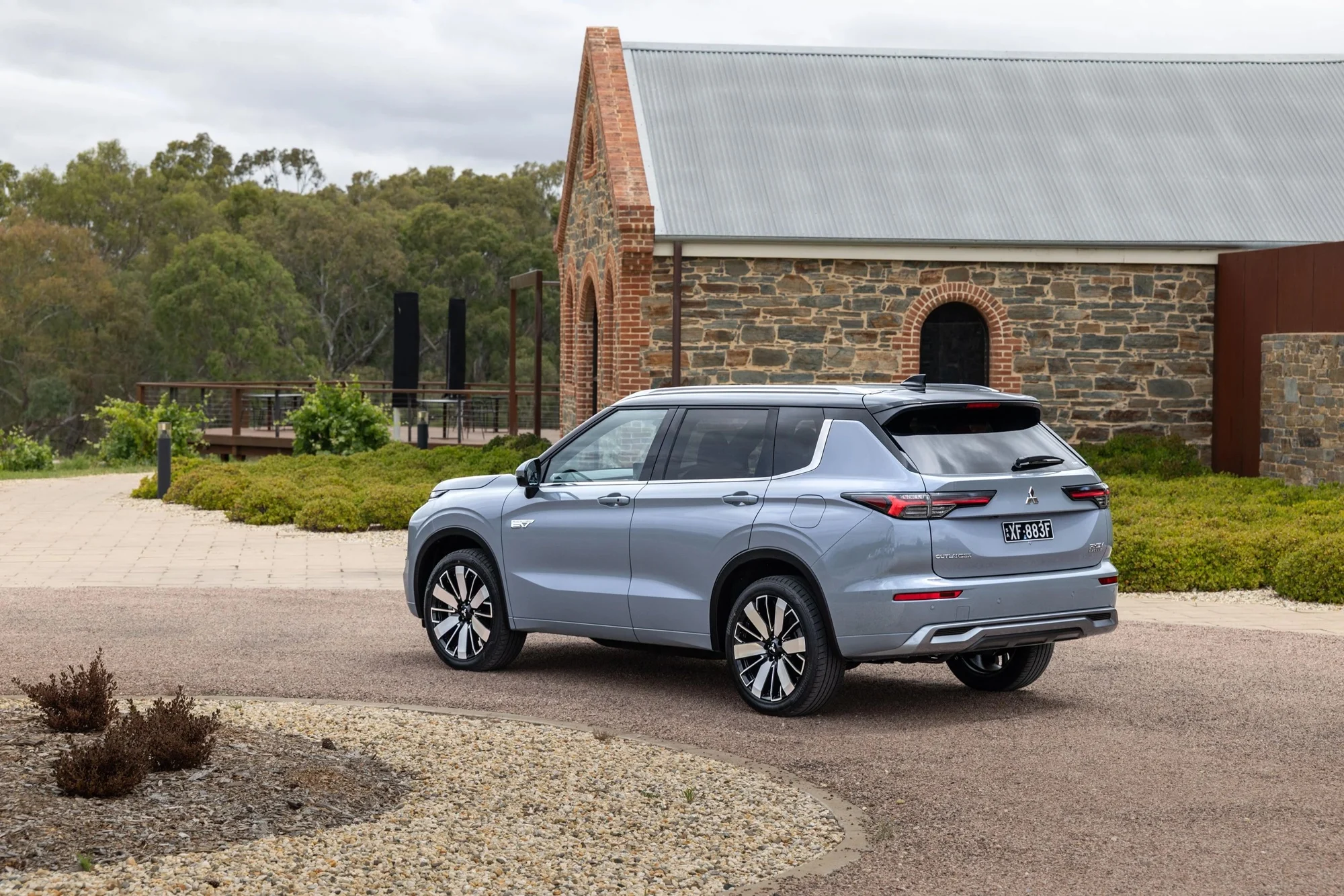 Outlander PHEV, 2026 Mitsubishi SUV, plug-in hybrid, electric range, battery upgrade, Australian car market, SUV price 10