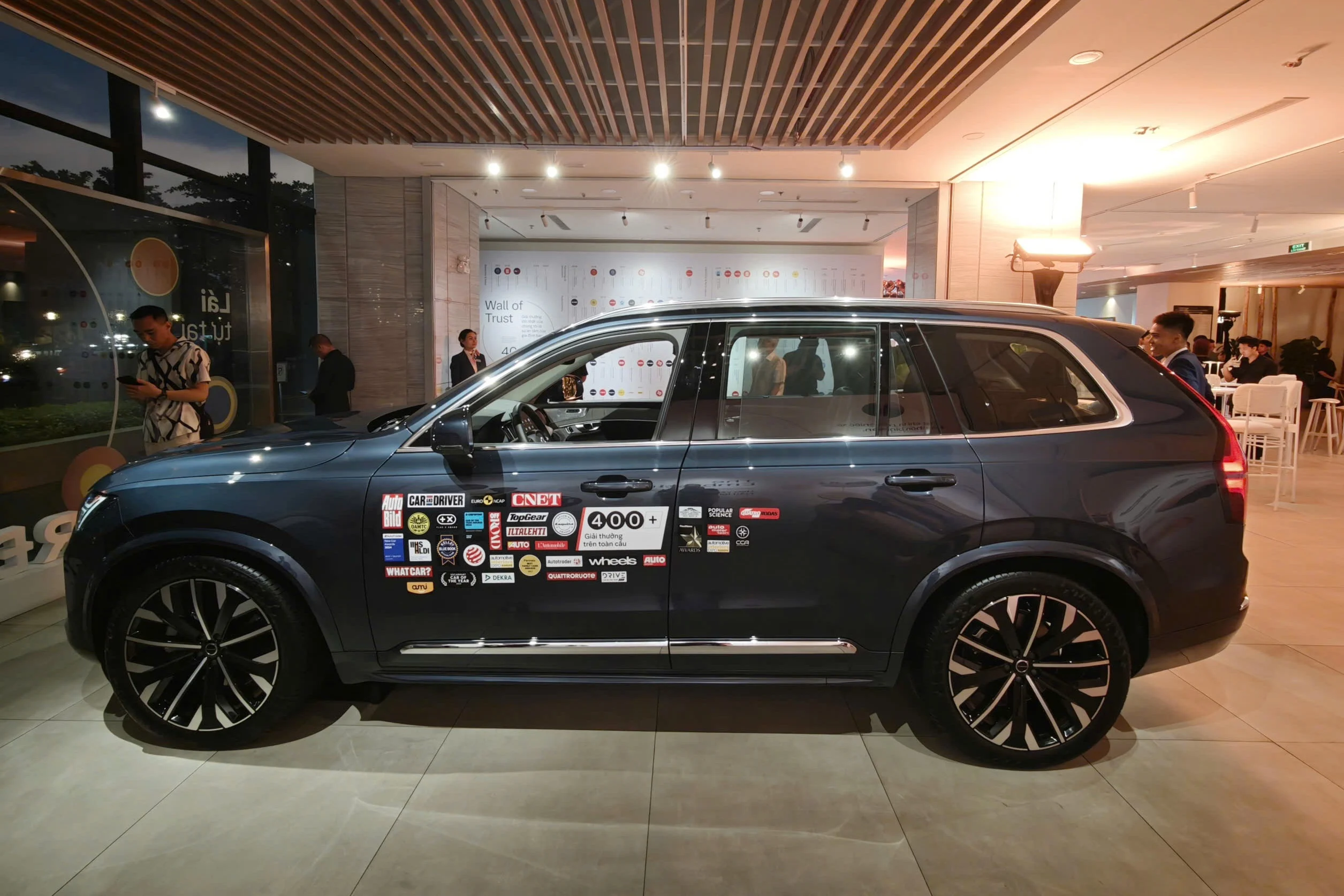 Volvo XC90 2026, Volvo SUV Vietnam, Volvo XC90 price, luxury SUV Vietnam, hybrid SUV, Volvo facelift, Volvo XC90 specs 13