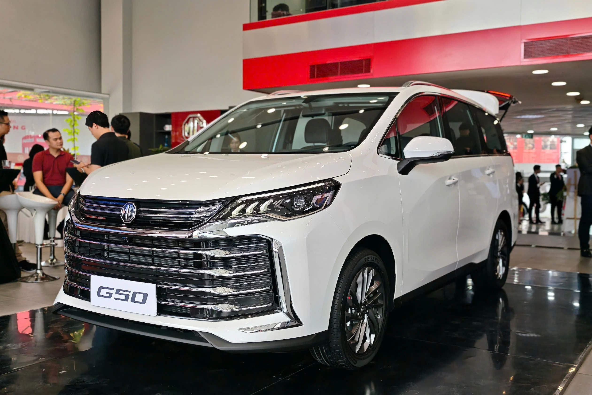Chinese car discounts, March 2024 auto deals, BYD price cut, Geely promotions, MG cash rebate, Omoda Jaecoo offers, Vietnamese car market, electric vehicle incentives 6