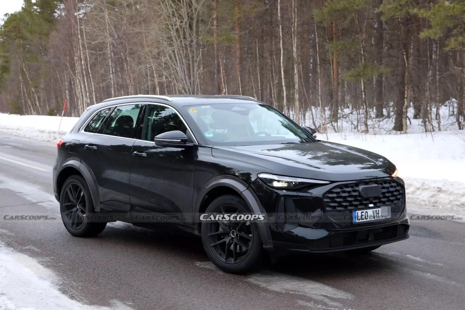 Porsche Macan, gasoline Macan, Audi Q5 platform, hybrid SUV, Porsche SUV, internal combustion Porsche, 2028 Macan, Porsche strategy 3