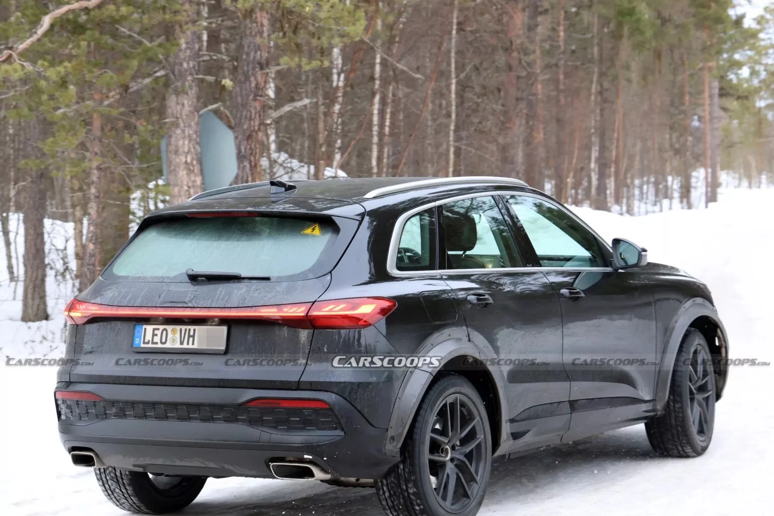 Porsche Macan, gasoline Macan, Audi Q5 platform, hybrid SUV, Porsche SUV, internal combustion Porsche, 2028 Macan, Porsche strategy 4