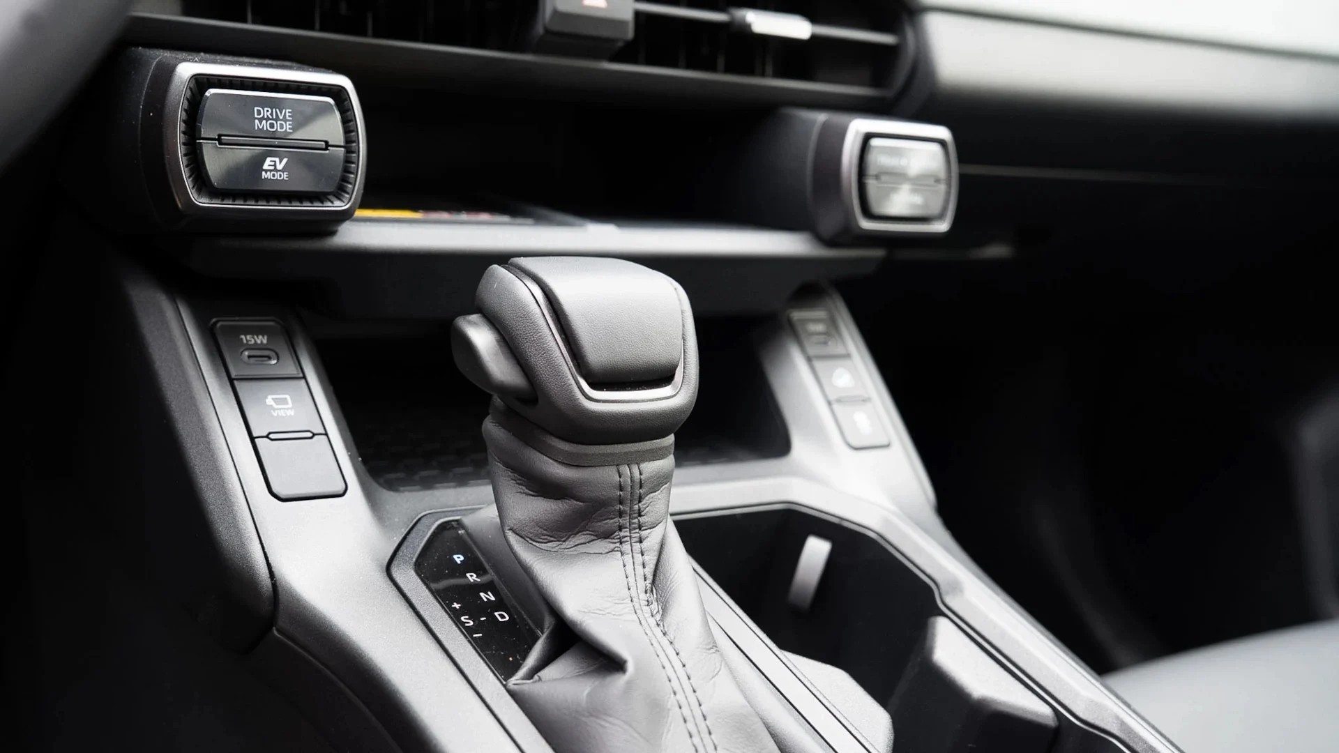 2026 Toyota RAV4, Toyota RAV4 Philippines, hybrid SUV, RAV4 price Vietnam, crossover SUV, Honda CR-V competition, Toyota Safety Sense 16