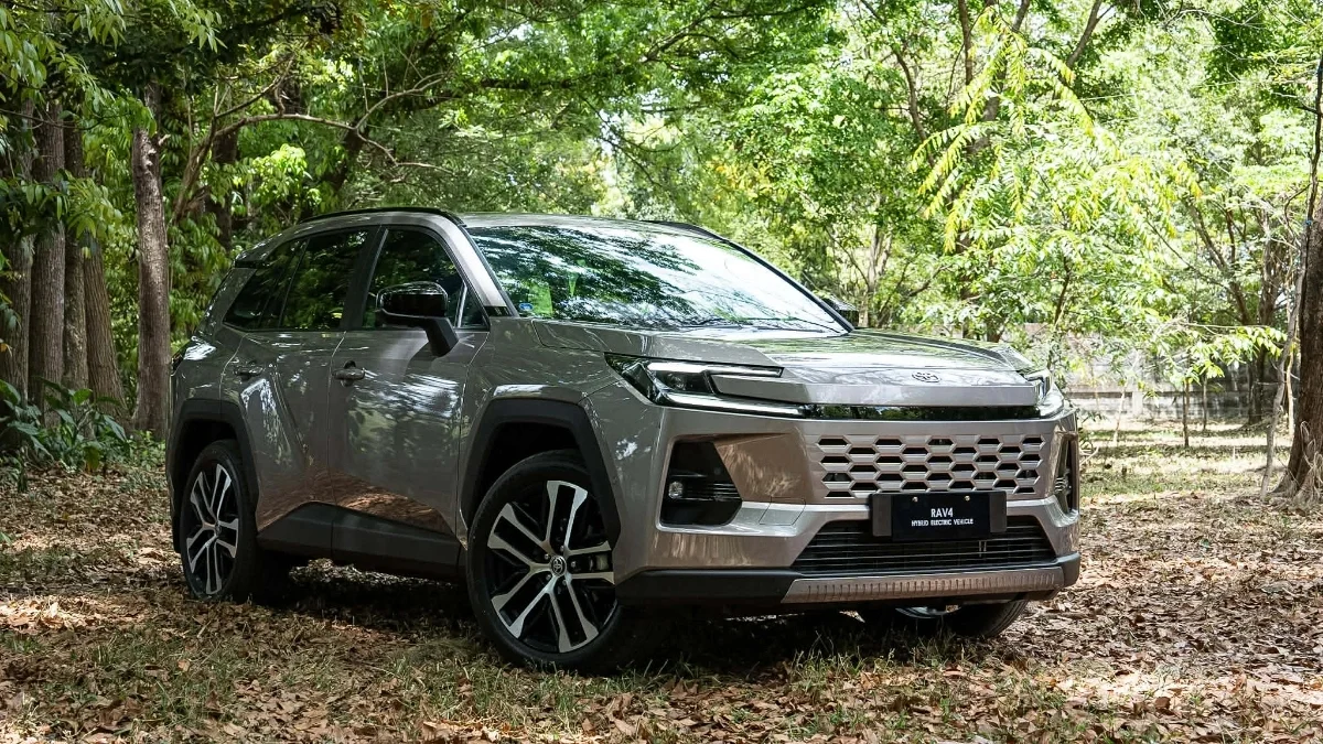 2026 Toyota RAV4, Toyota RAV4 Philippines, hybrid SUV, RAV4 price Vietnam, crossover SUV, Honda CR-V competition, Toyota Safety Sense 8