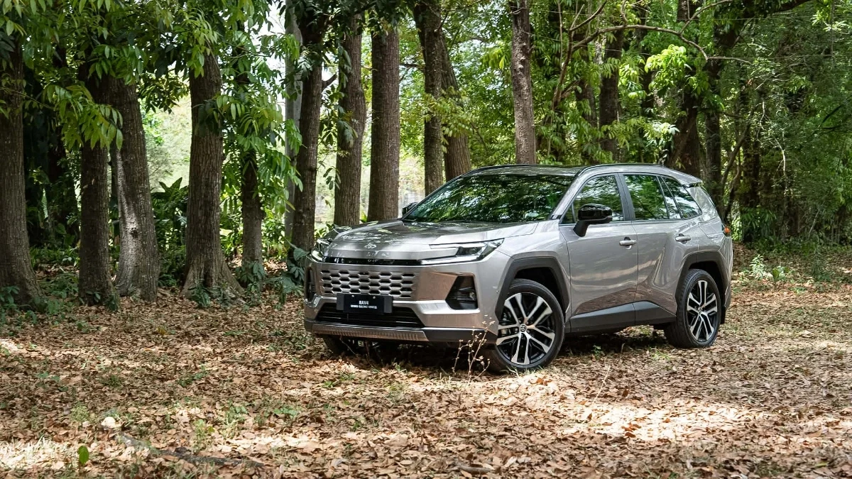 2026 Toyota RAV4, Toyota RAV4 Philippines, hybrid SUV, RAV4 price Vietnam, crossover SUV, Honda CR-V competition, Toyota Safety Sense 7