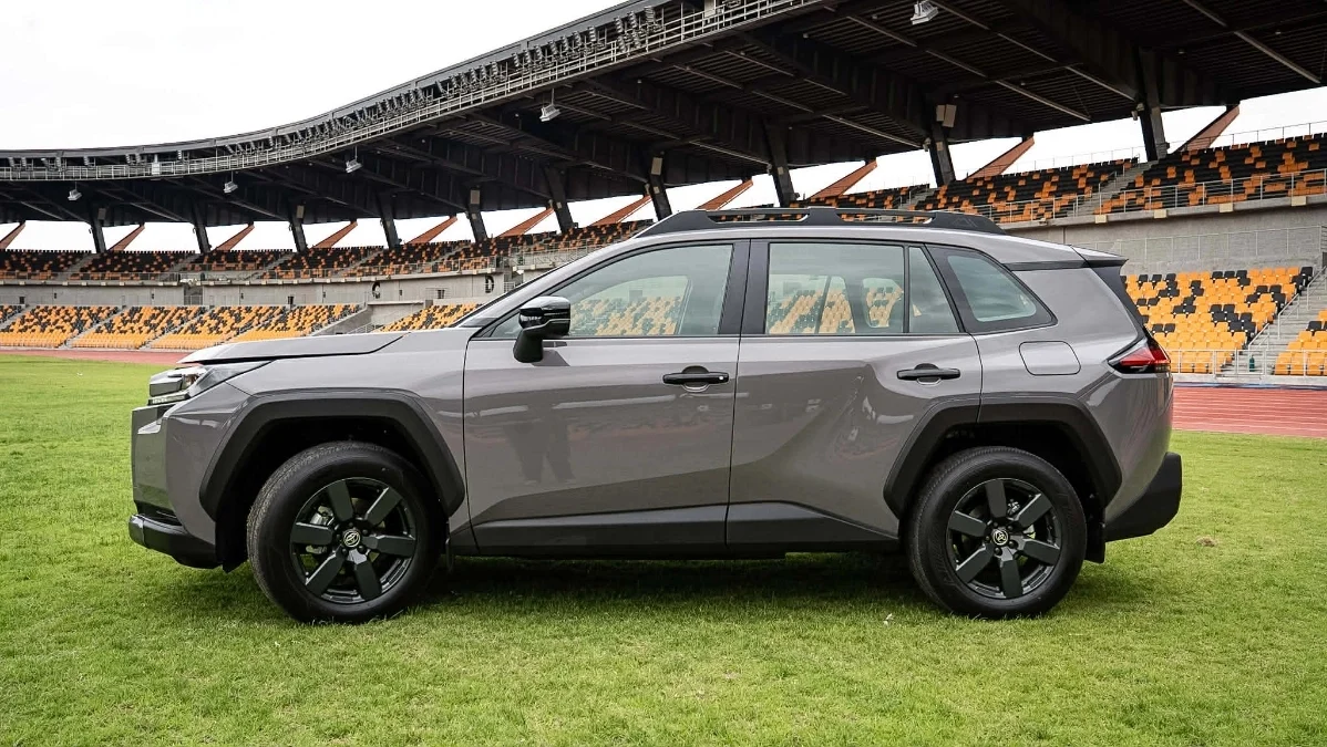 2026 Toyota RAV4, Toyota RAV4 Philippines, hybrid SUV, RAV4 price Vietnam, crossover SUV, Honda CR-V competition, Toyota Safety Sense 14