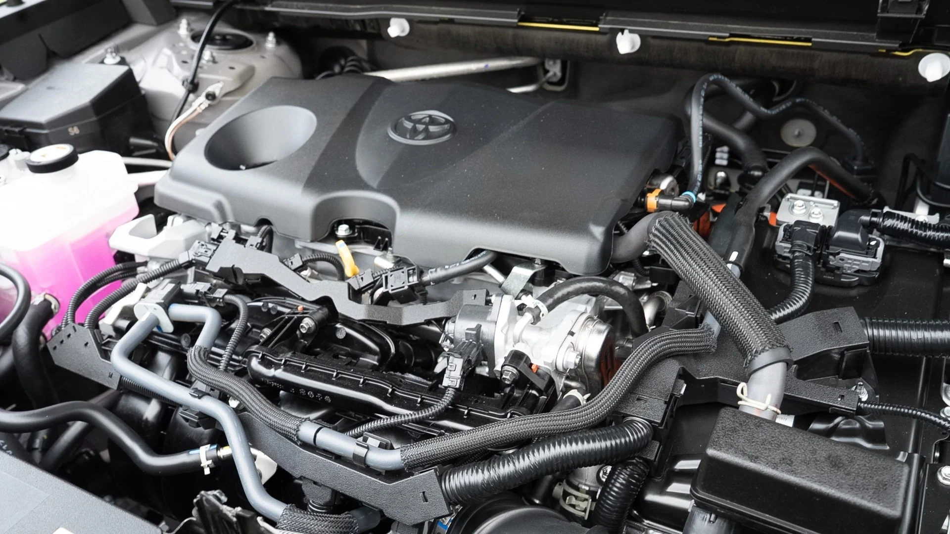 2026 Toyota RAV4, Toyota RAV4 Philippines, hybrid SUV, RAV4 price Vietnam, crossover SUV, Honda CR-V competition, Toyota Safety Sense 5