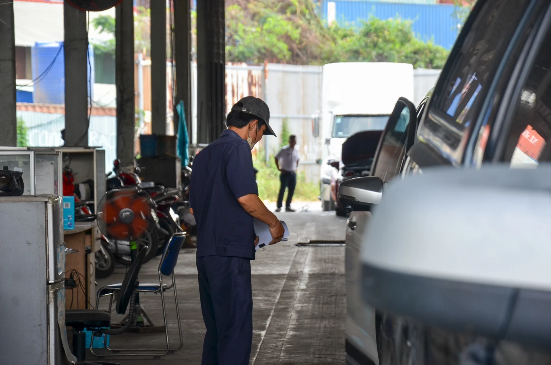 car inspection Ho Chi Minh City, vehicle registration check Vietnam, emissions testing, 50-04V inspection center, quick car inspection, traffic safety certificate, diesel emissions test 8