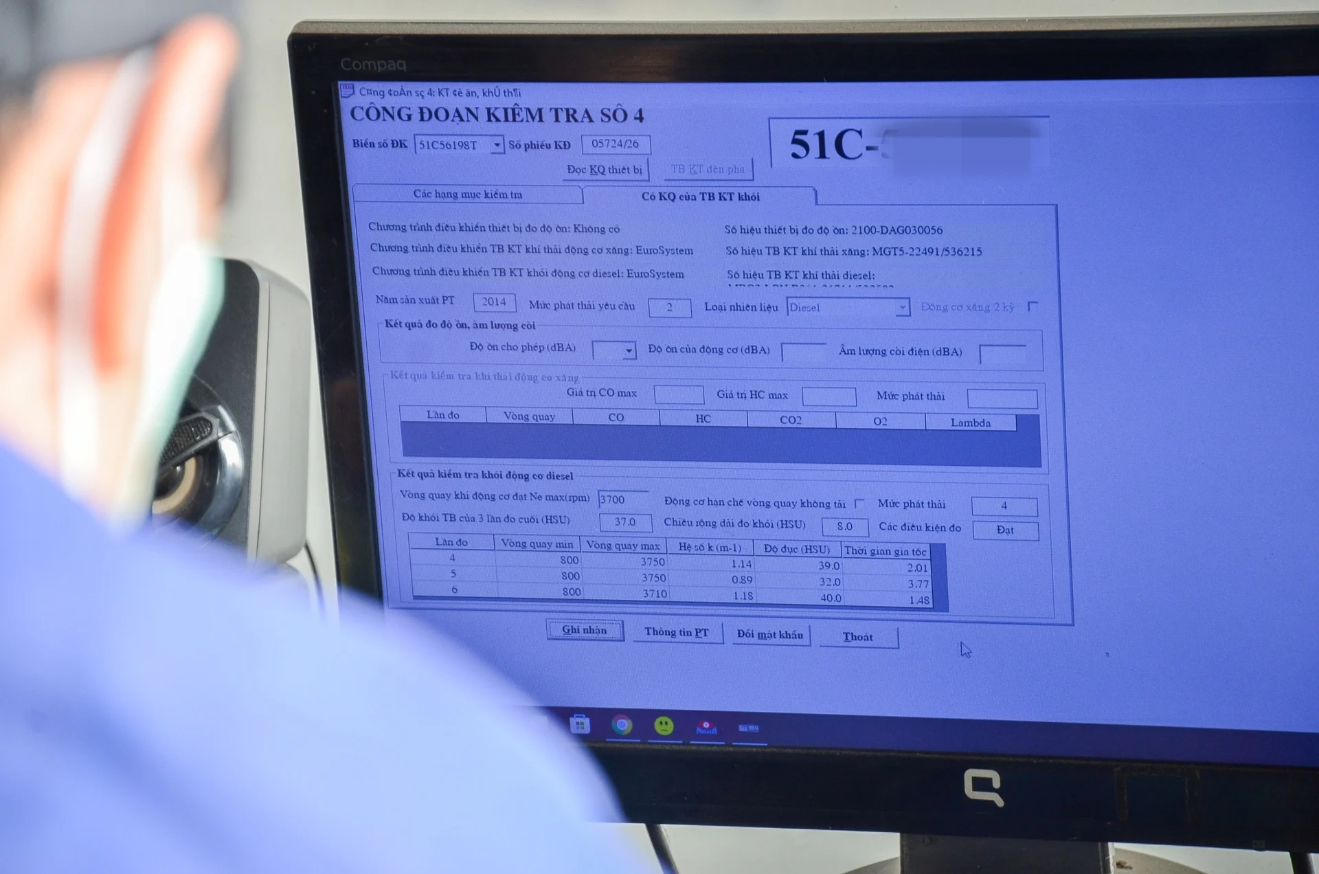 2026 vehicle inspection, Vietnam car emission test, older car inspection, vehicle registration Vietnam, emission standards, car maintenance, traffic safety Vietnam 4