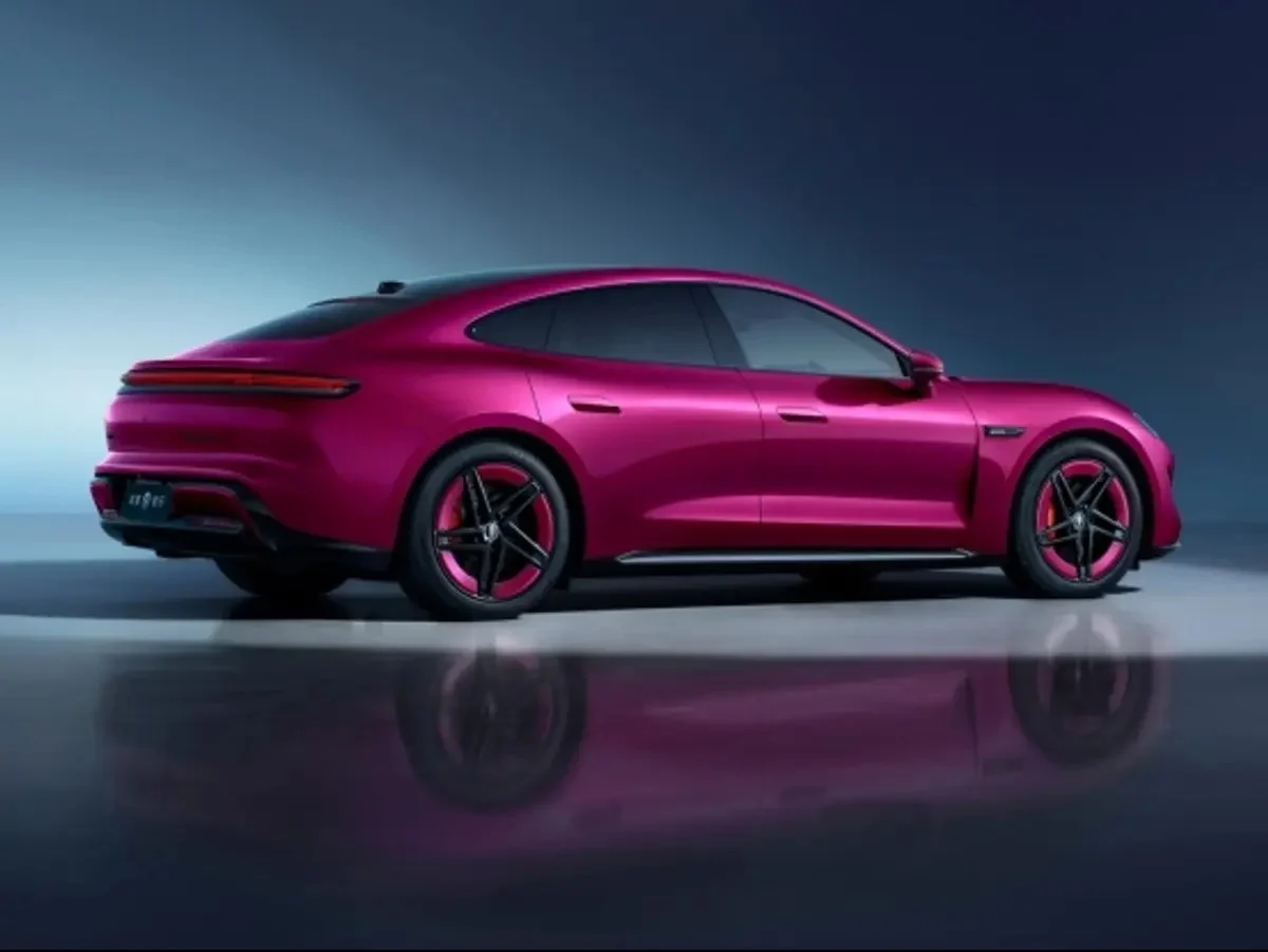 SAIC Z7, electric sedan, Porsche Taycan lookalike, Huawei EV, affordable electric car, Chinese EV market, shooting brake 5