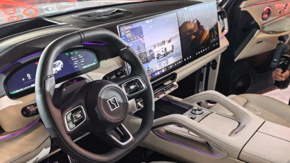 Zeekr 8X, hybrid SUV, electric SUV, fast charging, high performance SUV, PHEV, luxury electric vehicle, 900V hybrid 5