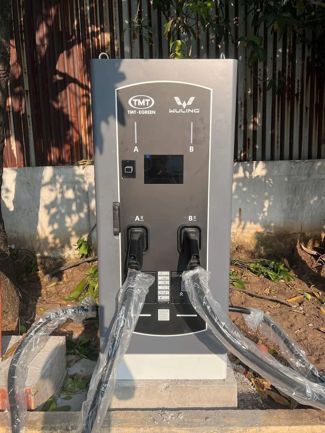 Wuling Macaron EV, mini electric car Vietnam, TMT Motors, affordable EV, urban mobility, Wuling Macaron price, electric city car 3