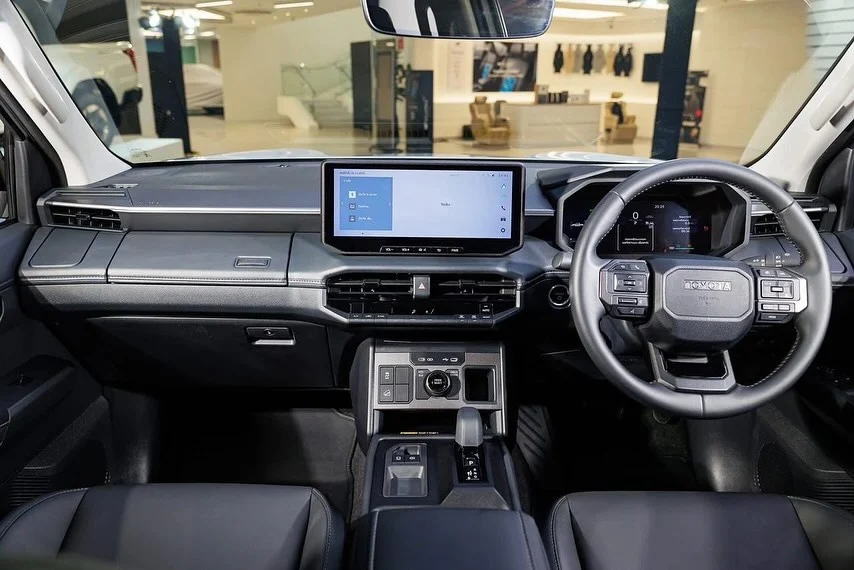 Toyota Hilux Travo-e, electric pickup, Bangkok Motorshow 2026, electric Toyota, 300 km range, lithium-ion battery, electric trucks Thailand 5