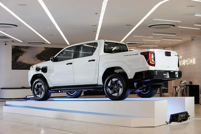 Toyota Hilux Travo-e, electric pickup, Bangkok Motorshow 2026, electric Toyota, 300 km range, lithium-ion battery, electric trucks Thailand 4