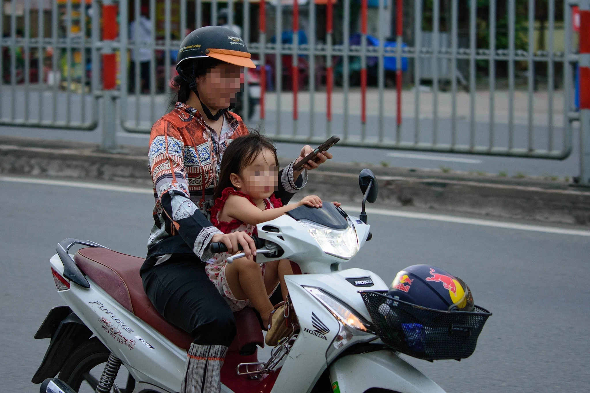 AI traffic cameras Vietnam, traffic violations Vietnam, cold fines Vietnam, road safety, automatic traffic enforcement, Vietnam driving laws 4