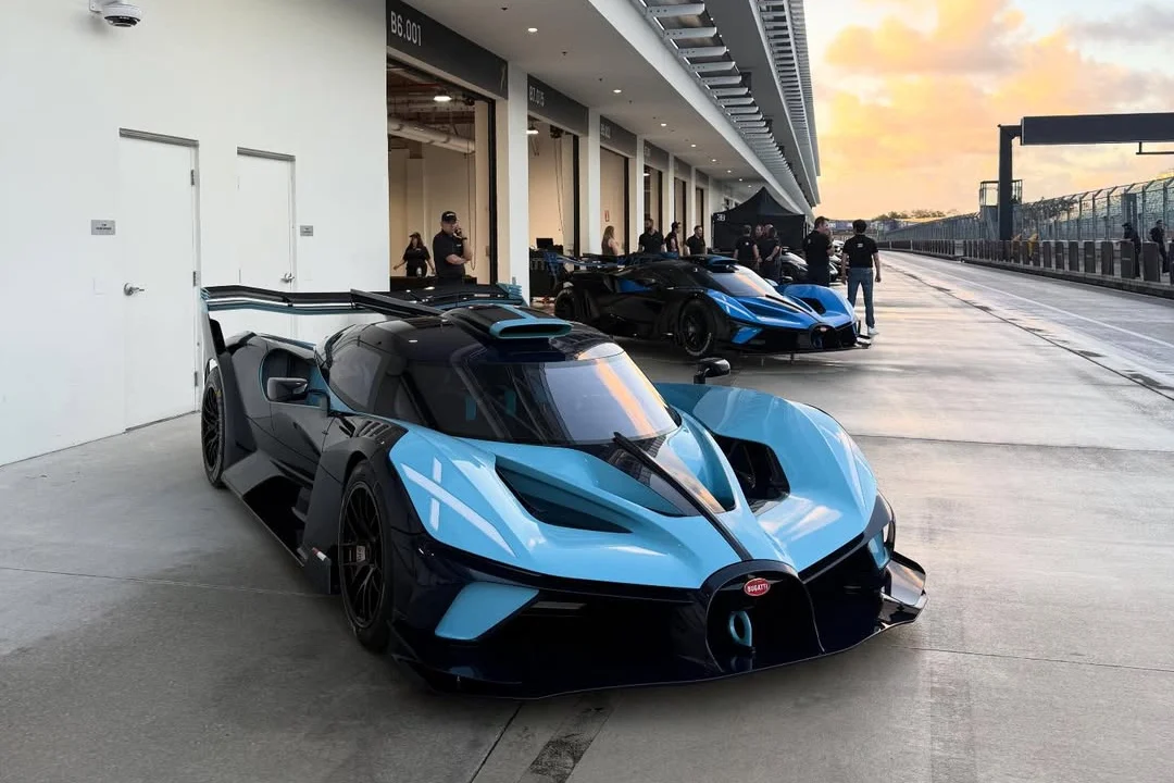 Bugatti Bolide, hypercar track test, Miami Autodrome, supercar driving experience, Bugatti test drive, luxury hypercar, limited edition supercar 7