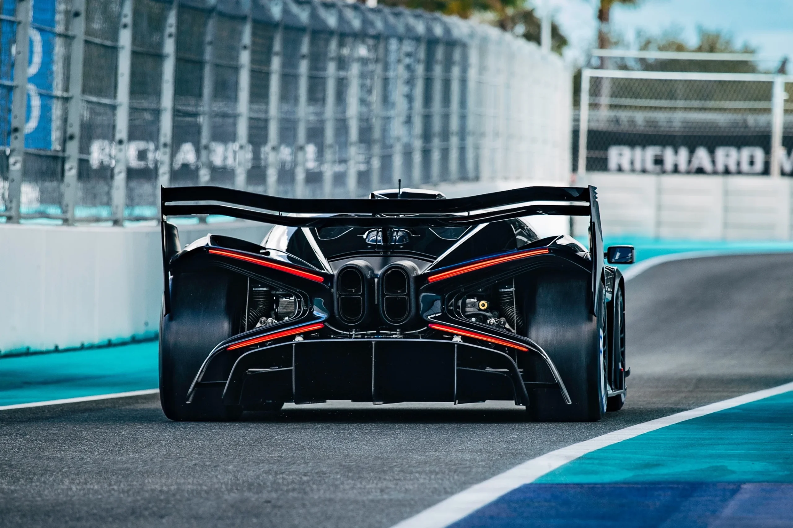 Bugatti Bolide, hypercar track test, Miami Autodrome, supercar driving experience, Bugatti test drive, luxury hypercar, limited edition supercar 9