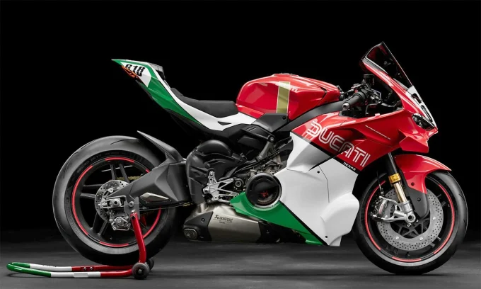 Ducati Superleggera V4 Centenario, limited edition Ducati, Desmosedici Stradale R, carbon fiber superbike, MotoGP technology, high-performance motorcycles 2