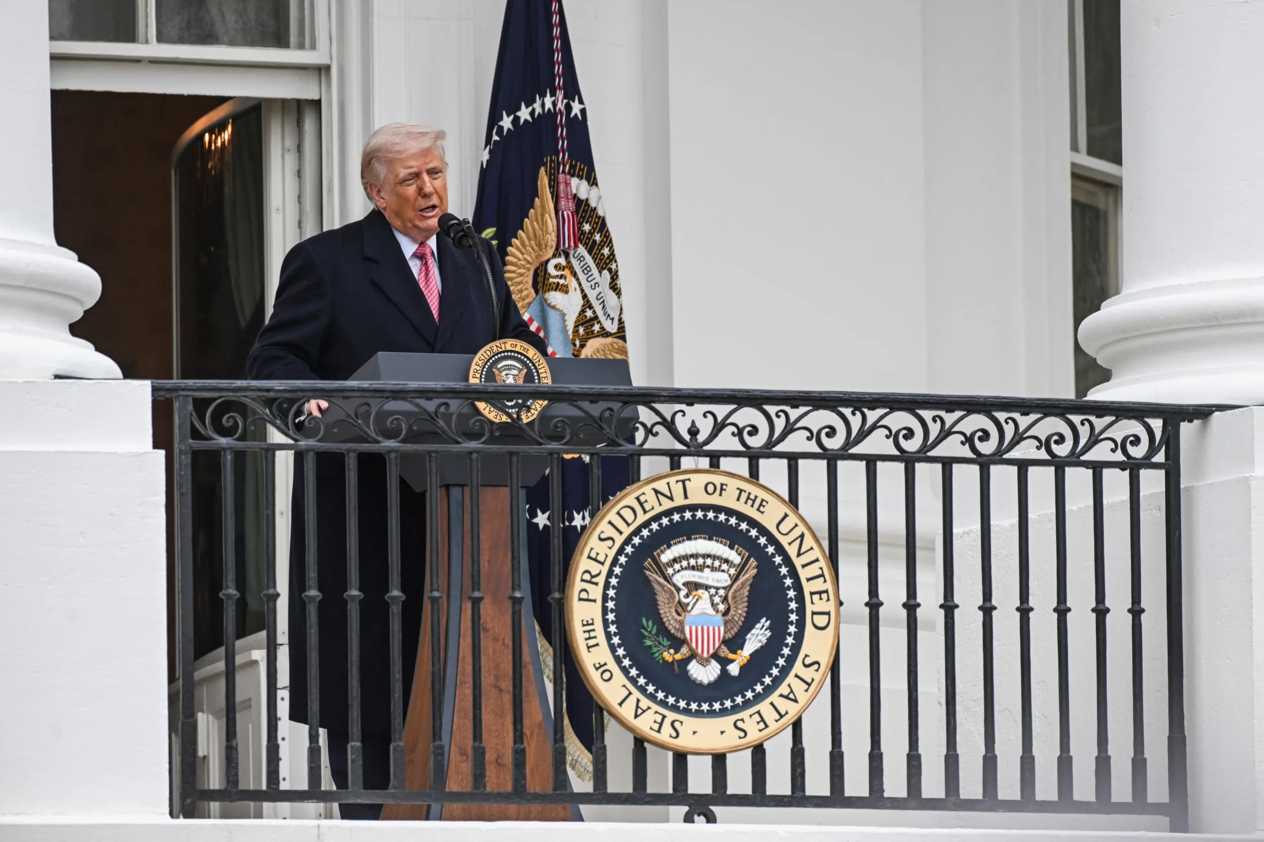 Gold-plated Fendt tractor, Donald Trump, AGCO, Fendt 1167 Vario MT, American farmers, agricultural technology, White House event 3