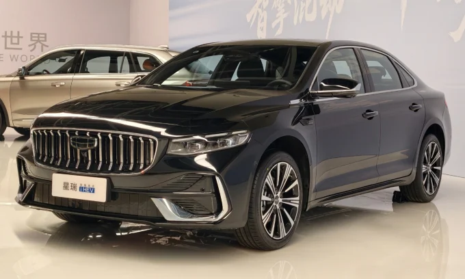 Geely i-HEV, hybrid fuel efficiency, Toyota Prius competitor, AI energy management, Chinese hybrid cars, record-breaking fuel economy 2