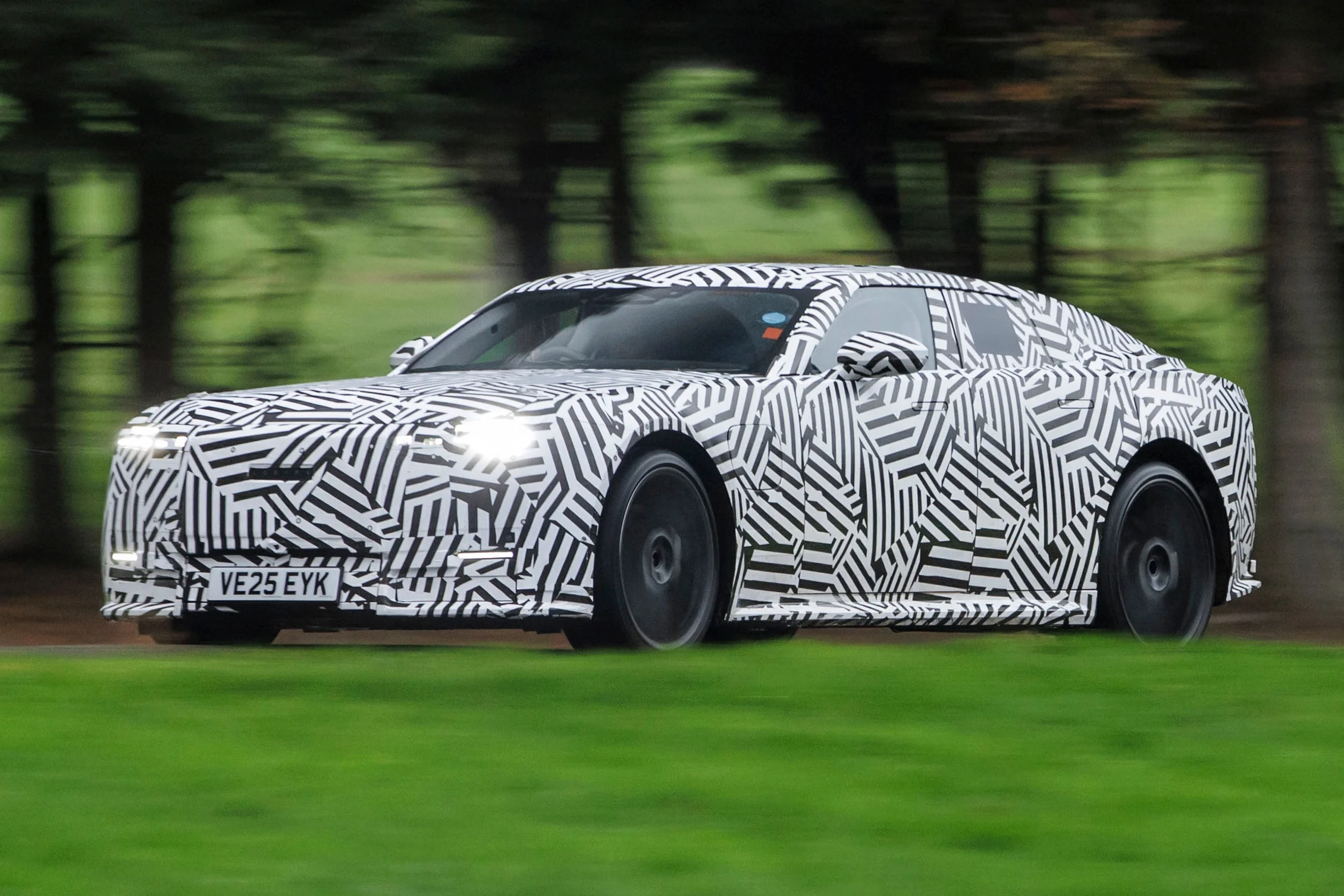 Jaguar Land Rover, Solihull plant shutdown, supply chain disruption, Range Rover production halt, automotive cyber attack, electric vehicle strategy, UK car manufacturing 5