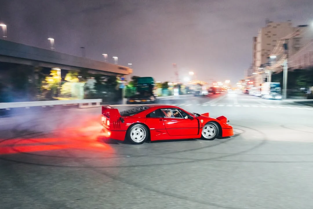 Lewis Hamilton, Ferrari F40, Daikoku PA, JDM culture, Formula 1, supercar burnout, Ferrari Icona Series 4
